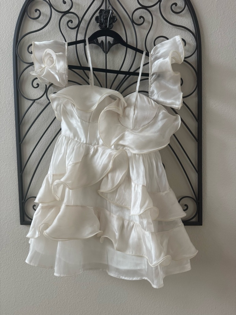 ROMWE Black and Pink Logo Garment Tag Detail white raffle mini dress. Mesh fabr